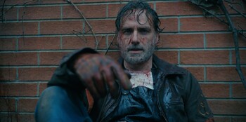 Кадры из сериала «Ходячие мертвецы: Те, кто выжил» Суровый Рик Граймс шлёт весточку Мишон в тизере «Ходячих мертвецов: Тех, кто выжил»