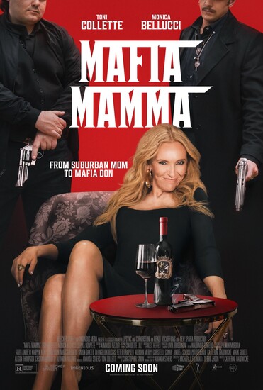 Постеры фильма «Мафиозная мамаша» Моника Беллуччи и Тони Коллетт находят общий язык в трейлере комедии «Мафиозная мамаша»